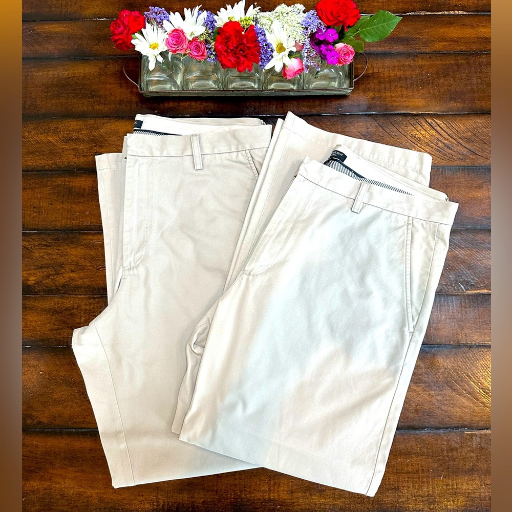 Banana Republic 2️⃣Pair Khakis Size 36x30